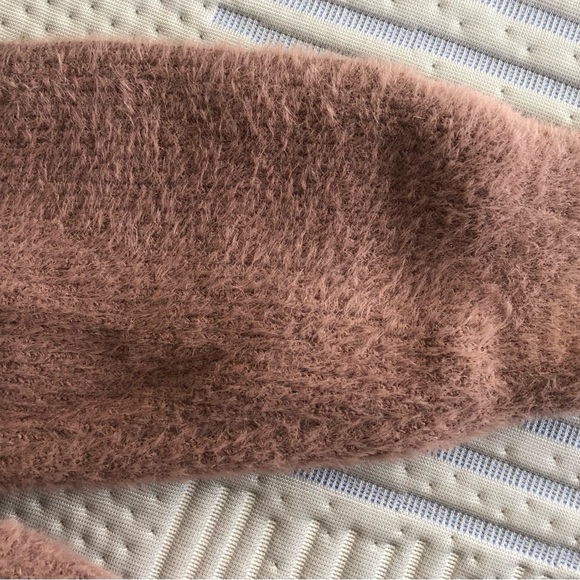 Zara faux fur old pink v-neck top, size M - Picture 3 of 5